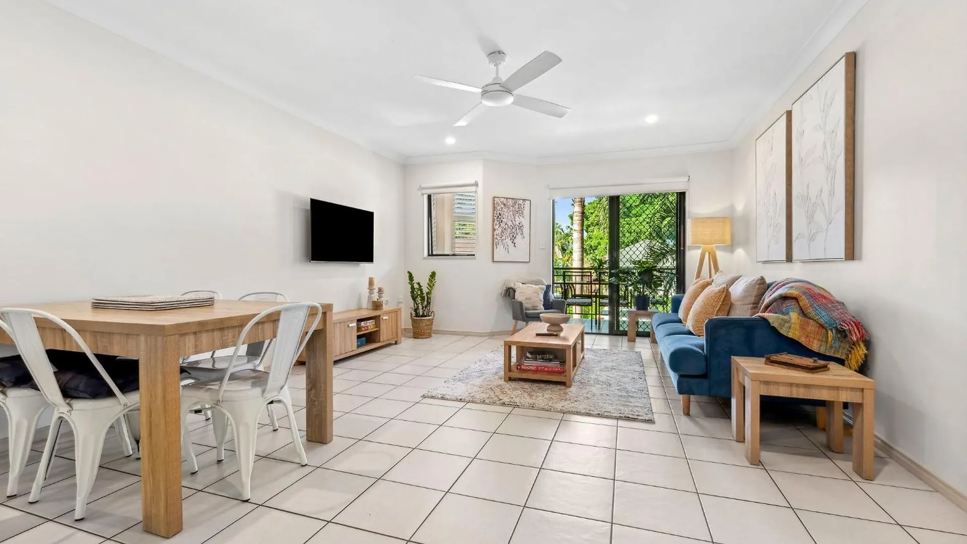 Oceanbreeze Apartment In Cairns North 0*,  Australia